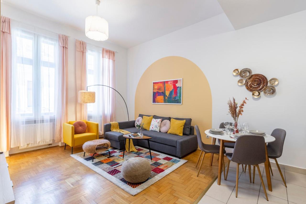 Central Gozsdu Apartment In The Party Street Budapest Bagian luar foto